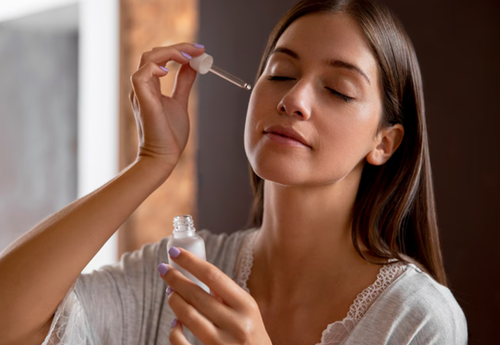 How to Apply Vitamin C Serum